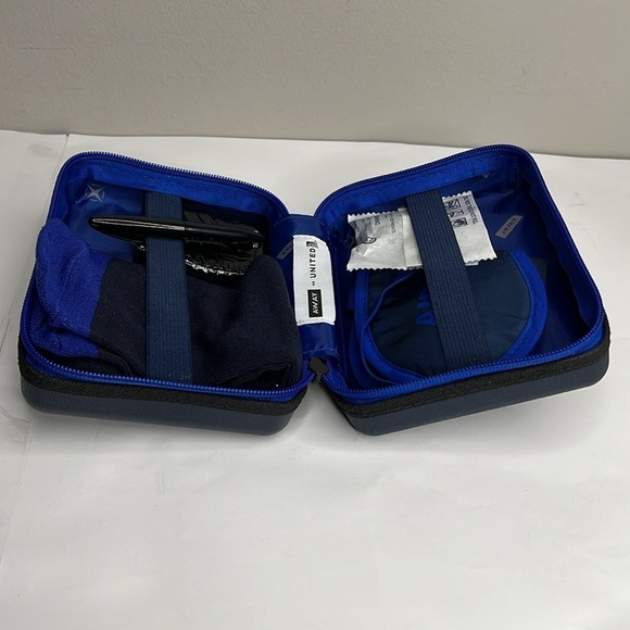 Away Mini Travel Zip Around Case Navy. With Travel Samples New Never Used - Picture 6 of 7